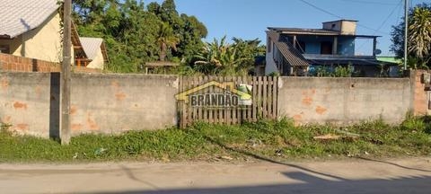 Terreno disponível à venda, localizado na Praia de Mauá.
