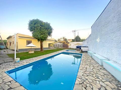 Imóvel disponível para venda, localizado na Praia de Mauá.