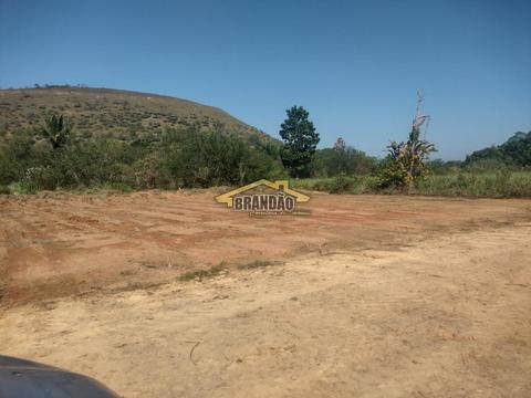 Terreno disponível à venda, localizado na Praia de Mauá.